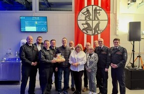 Feuerwehr Mettmann: FW Mettmann: Einweihung des neuen Feuerwehrgerätehauses in Obschwarzbach