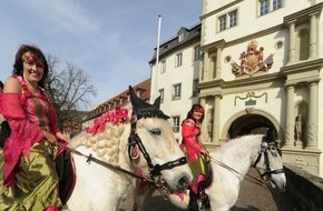 Tourist-Information Bad Mergentheim: Pferdekutschen, Feuerartistik und Kinoromantik unterm Sternenhimmel - Das Jahr 2023 beschert Bad Mergentheim besondere Events