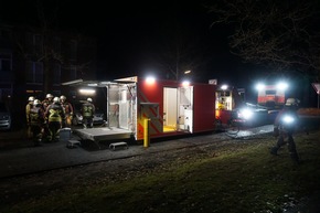 FW Norderstedt: Silvesterbilanz der Feuerwehr Norderstedt - Zunächst ruhiger Jahreswechsel, dann Großbrand