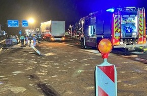 Feuerwehr Sprockhövel: FW-EN: Große Mengen Dieselkraftstoff verunreinigen nach Unfall die A43