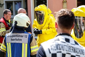 FW-MK: Ammoniakaustritt sorgt f&uuml;r Massenanfall von Verletzten am Reiterweg