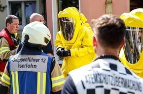 Feuerwehr Iserlohn: FW-MK: Ammoniakaustritt sorgt f&uuml;r Massenanfall von Verletzten am Reiterweg