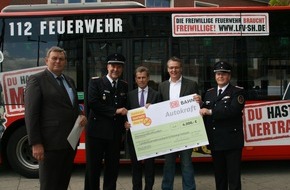 Landesfeuerwehrverband Schleswig-Holstein: FW-LFVSH: Jugendfeuerwehren freuen sich über Finanzspritze
