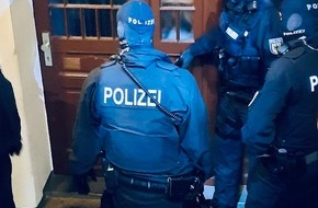 Bundespolizeidirektion Pirna: BPOLD PIR: Im Auftrag der Staatsanwaltschaft Berlin und der Staatsanwaltschaft Leipzig ging die Bundespolizei heute in zwei voneinander unabhängigen Verfahren in sieben Bundesländern gegen Schleuser vor.