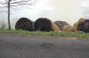 Polizeidirektion Kaiserslautern: POL-PDKL: Brand mehrerer Heuballen