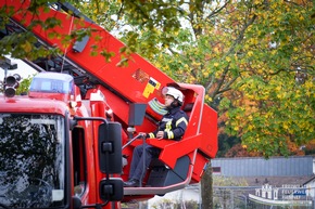 FW Hennef: Lehrgang für Drehleiter - Maschinisten bei der Feuerwehr Hennef