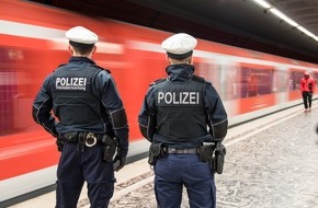 Bundespolizeiinspektion Hamburg: BPOL-HH: Mit 2,22 Promille ohne Fahrkarte in der S-Bahn - Bundespolizei vollstreckt U-Haftbefehl