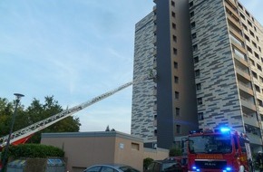 Feuerwehr Heiligenhaus: FW-Heiligenhaus: Übung: Flammen vom Hochhausdach (Meldung 25/2018)
