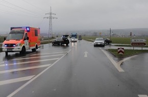 Kreispolizeibehörde Höxter: POL-HX: Bei Verkehrsunfall verletzt