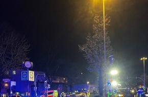 Feuerwehr Paderborn: FW Paderborn: Verkehrsunfall Neuh&auml;user Tor