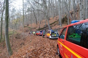 Feuerwehr Porta Westfalica: FW Porta Westfalica: 05.12.2025 - Absturz am Jakobsberg / 1 Person schwerverletzt