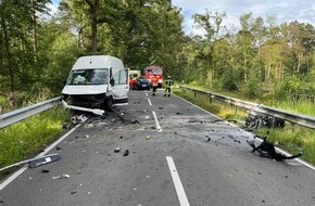 Kreisfeuerwehrverband Lüchow-Dannenberg e.V.: FW Lüchow-Dannenberg: +++ PKW kollidiert mit Transporter +++ Junge Frau bei Frontalzusammenstoß tödlich verletzt +++ Apple-Watch setzt Notruf ab +++