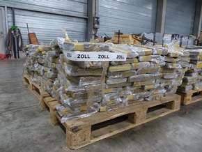 ZOLL-E: 27 ½ Jahre Haft für deutsch-niederländische Drogenlogistiker

Einfuhrschmuggel von 3 Tonnen Marihuana im Straßenverkaufswert von rund 30 Mio. Euro