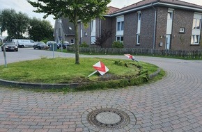 Polizeiinspektion Wilhelmshaven/Friesland: POL-WHV: Verkehrsunfallflucht in Wilhelmshaven - Zeugen gesucht!