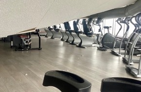 Feuerwehr Recklinghausen: FW-RE: Einsturz einer Decke in einem Fitnessstudio