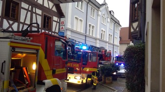 Feuerwehr Offenburg: FW-OG: Brand in einem Büro- und Geschäftshaus in der Offenburger Innenstadt