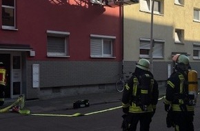 Feuerwehr und Rettungsdienst Bonn: FW-BN: Umsichtiges Verhalten verhindert größeren Schaden bei Küchenbrand in der Weststadt