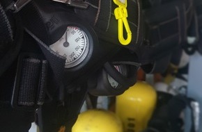 Feuerwehr Remscheid: FW-RS: Zimmerbrand in Mehrfamilienhaus an der Freiheitstraße
