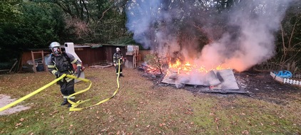 Feuerwehr Gevelsberg: FW-EN: Feuerwehr bekämpft Gartenlaubenbrand