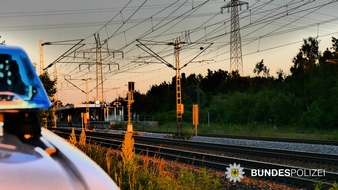 Bundespolizeidirektion München: Bundespolizeidirektion München: Körperverletzung in der S-Bahn / Versehen löst gewaltsame Attacke aus