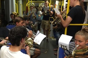 Kölner Verkehrs-Betriebe AG: "Summer Nights" in der Stadtbahn-Linie 5