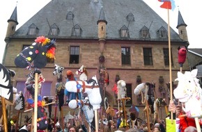 REKORD-INSTITUT für DEUTSCHLAND: Steckenpferd-Parade in Osnabrück erinnert an Westfälischen Frieden und  holt Weltrekord - offiziell bestätigt vom "Rekord-Institut für Deutschland"