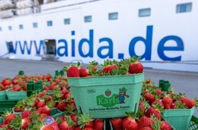 AIDA Cruises: AIDA Pressemeldung: Kussmund trifft Erdbeere - AIDA Cruises und Karls starten süße Kooperation