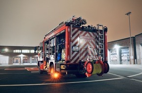 Feuerwehr Essen: FW-E: Verkehrsunfall auf Glatteis - Pkw droht umzukippen