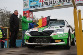 Perfektes Saisonfinale: SKODA AUTO Deutschland Pilot Kreim siegt erneut bei Deutschlands wichtigster Schotter-Rallye (FOTO)