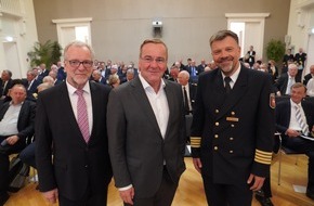 Polizeidirektion Oldenburg: POL-OLD: +++ Wasserschutzpolizei Niedersachsen besteht seit 75 Jahren +++ Festakt im Alten Landtag mit 100 Gästen +++ Innenminister Boris Pistorius gratuliert zum Jubiläum +++