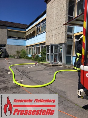 FW-PL: 2 Brände im Elsetal halten Feuerwehr auf Trab. Alle Einheiten der Feuerwehr Plettenberg im Einsatz