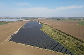 NATURSTROM AG: Solarpark auf ehemaliger Deponie – finaler Bauabschnitt in Betrieb