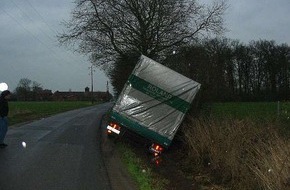 Polizeiinspektion Nienburg / Schaumburg: POL-NI: Polizei sucht fluechtigen Unfallverursacher -Bild im Download -