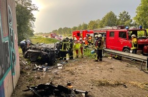 Freiwillige Feuerwehr der Stadt Goch: FF Goch: Autofahrer stirbt nach schwerem Verkehrsunfall