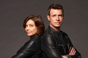 SAT.1: Ein Knall für zwei: Scott Foley und Lauren Cohan in der neuen Action-Serie "Whiskey Cavalier" ab 14. Mai in SAT.1