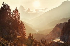 Graubünden Ferien: Auf dem Alpine Circle von der Schlucht auf den Gipfel