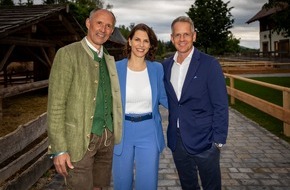 SalzburgerLand Tourismus: Golf, Glamour & große Gefühle: Austrian Alpine Open Night auf Gut Aiderbichl