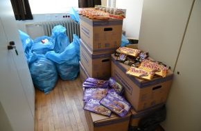 Polizeiinspektion Harburg: POL-WL: Bettler an der Haustür ++ Buchholz/Trelde - Bagger geklaut ++ Garlstorf - Geklaute Süßigkeiten beschlagnahmt