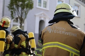 Feuerwehr Essen: FW-E: Sperrmüllbrand im Hinterhof - keine verletzten Personen