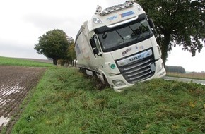 Polizeiinspektion Lüneburg/Lüchow-Dannenberg/Uelzen: POL-LG: ++ LKW kommt von Fahrbahn ab - Kreisstraße wenige Stunden gesperrt ++