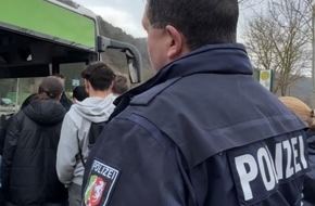 Kreispolizeibehörde Euskirchen: POL-EU: Buspaten wurden von der Polizei ausgebildet