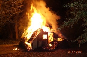 Feuerwehr Bremerhaven: FW Bremerhaven: Brand in der Geesthofanlage des Freilichtmuseums Speckenbüttel