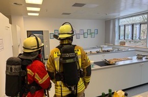 Feuerwehr Weinheim: FW Weinheim: Brandmeldeanlage sorgt f&uuml;r Einsatz der Weinheimer Feuerwehr