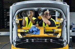 DHL Group: PM: DHL opens Electric Vehicle Center of Excellence in Slovakia