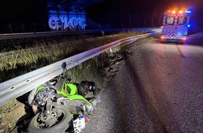 Polizeipr&auml;sidium S&uuml;dosthessen: POL-OF: Motorradfahrer bei Kollision mit Leitplanke schwer verletzt