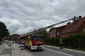 Freiwillige Feuerwehr Aurich: FW-AUR: Gro&szlig;e Hitze gestaltet Kaminbrand-Bek&auml;mpfung herausfordernd