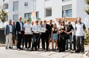Geb&auml;ude- und Wohnungsbaugesellschaft Wernigerode mbH: GWW-Sonnenhaus wurde als erster Mehrfamilienhaus-Neubau Sachsen-Anhalts mit "Gr&uuml;ner Hausnummer Plus" ausgezeichnet