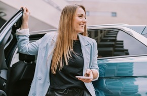 fintechOne mobility GmbH: Schnell, einfach, digital: Wenn die Bank aussteigt, steigt flowCar ein
