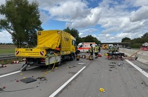 Feuerwehr Weinheim: FW Weinheim: Verkehrsunfall mit LKW auf der BAB 5 in Weinheim