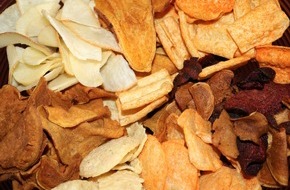 Verbraucherzentrale Nordrhein-Westfalen e.V.: Die Snack-Falle: Chips aus Gemüse sind nicht gesünder